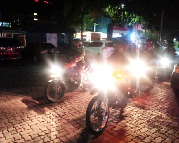 Sinergitas TNI-Polri, Kodim 0301/Pekanbaru Gelar Patroli Gabungan Sampaikan Himbauan Prokes Malam