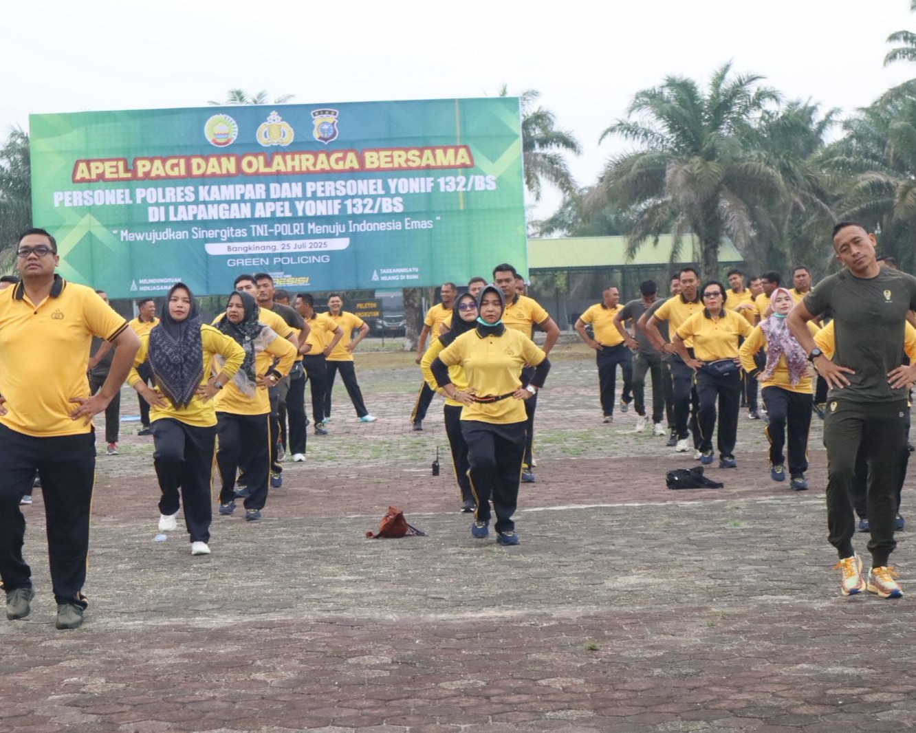 Kapolres Kampar Baru Jalin Keakraban Dengan Yonif 132/BS, Apel Dan Olahraga Bersama