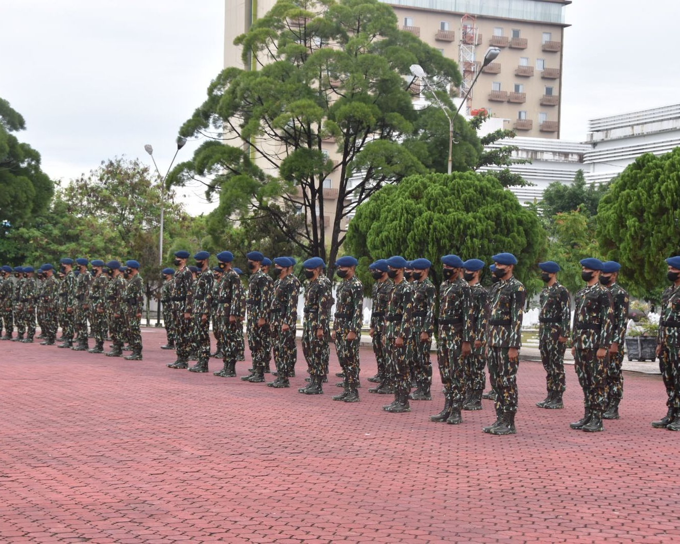 Dalam Rangka HUT Korps Brimob Polri Ke-76, Satuan Brimob Polda Riau Laksanakan Ziarah Dan Tabur Bunga di Taman Makam Pahlawan