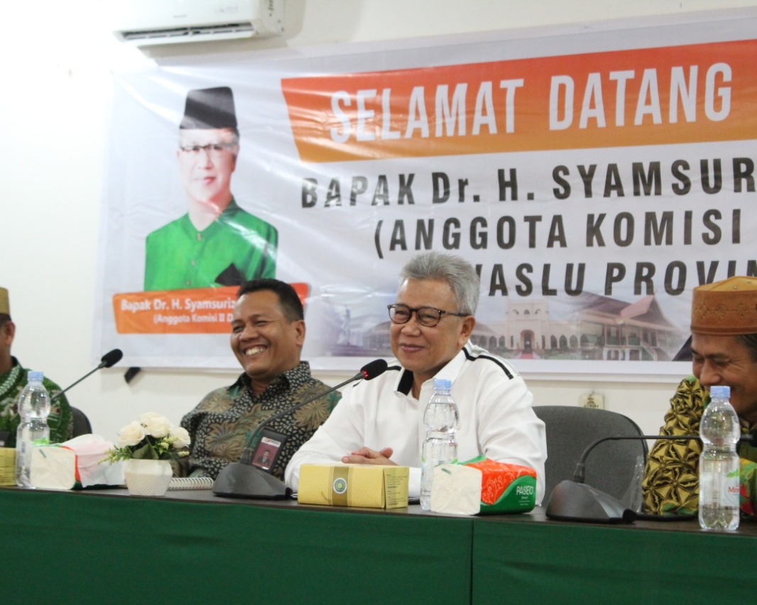 Anggota Komisi II DPR RI Syamsurizal Kunjungi Bawaslu Riau