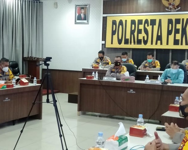 Pasi Ops Kodim 0301/PBR Hadiri Rapat Koordinasi Lintas Sektoral Operasi Lilin Lancang Kuning 2020 Secara Virtual di Polresta Pekanbaru