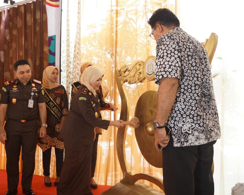 Dalam Kegiatan Kunker, Kajati Riau Dr. Mia Amiati SH, MH: Apresiasi Gagasan Pencanangan Program Jaksa Peduli Satwa Kerjasama Antara Kejari Kuansing Dengan WWF Indonesia