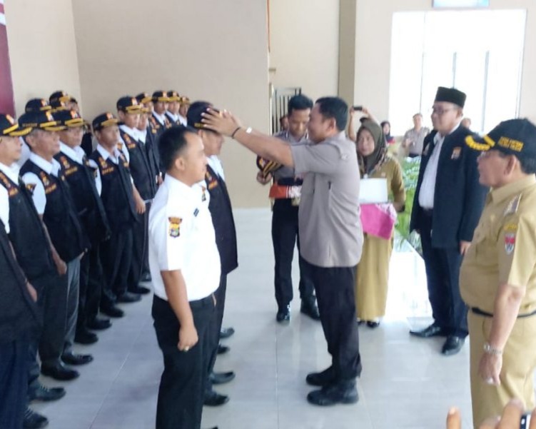 Kapolres Mesuji Lantik Pengurus Kelompok Sadar Keamanan Dan Ketertiban Masyarakat