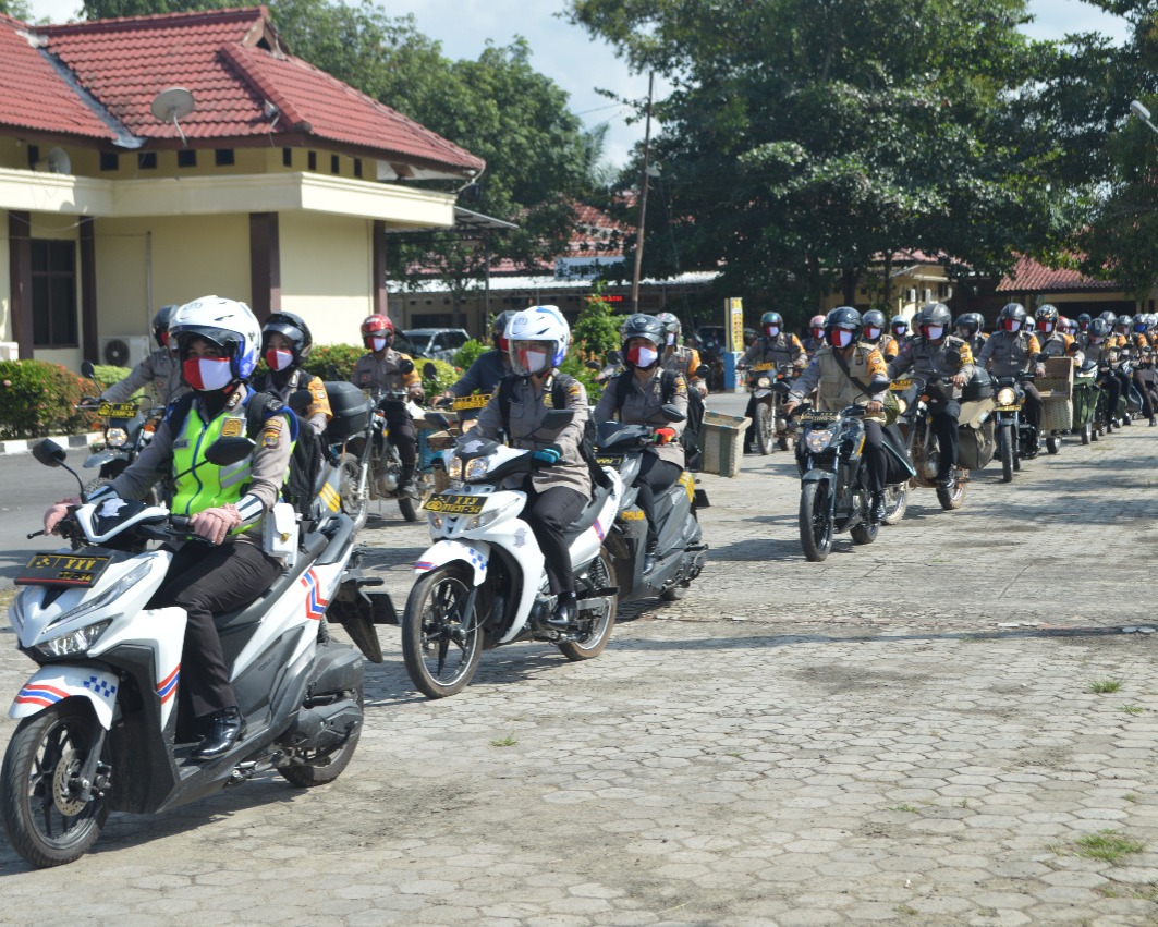 Kapolres Tulang Bawang Berangkatkan Tim Distribusi Pembawa Ratusan Paket Sembako, Ini Metode Yang Digunakan