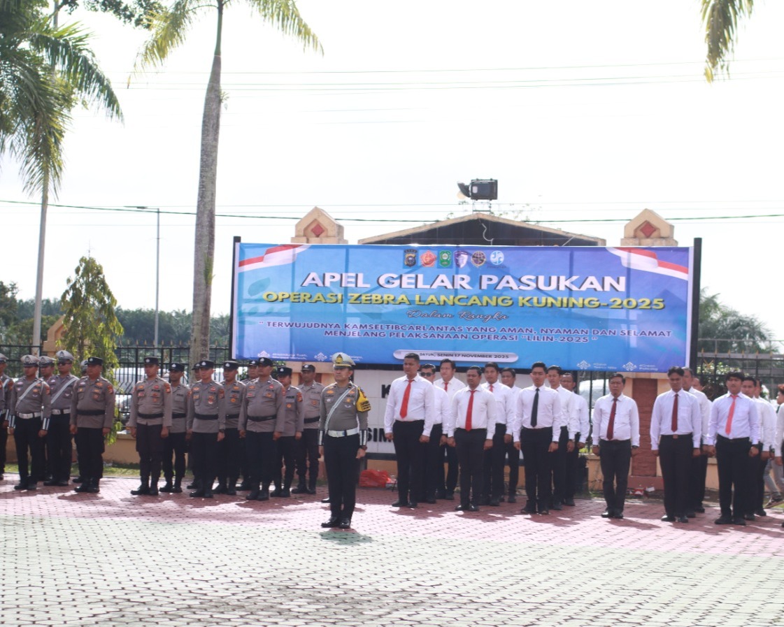 Apel Gelar Pasukan Operasi Zebra Lancang Kuning 2025 Di Polres Siak, Kapolres Tekankan Humanis Dan Zero Komplain