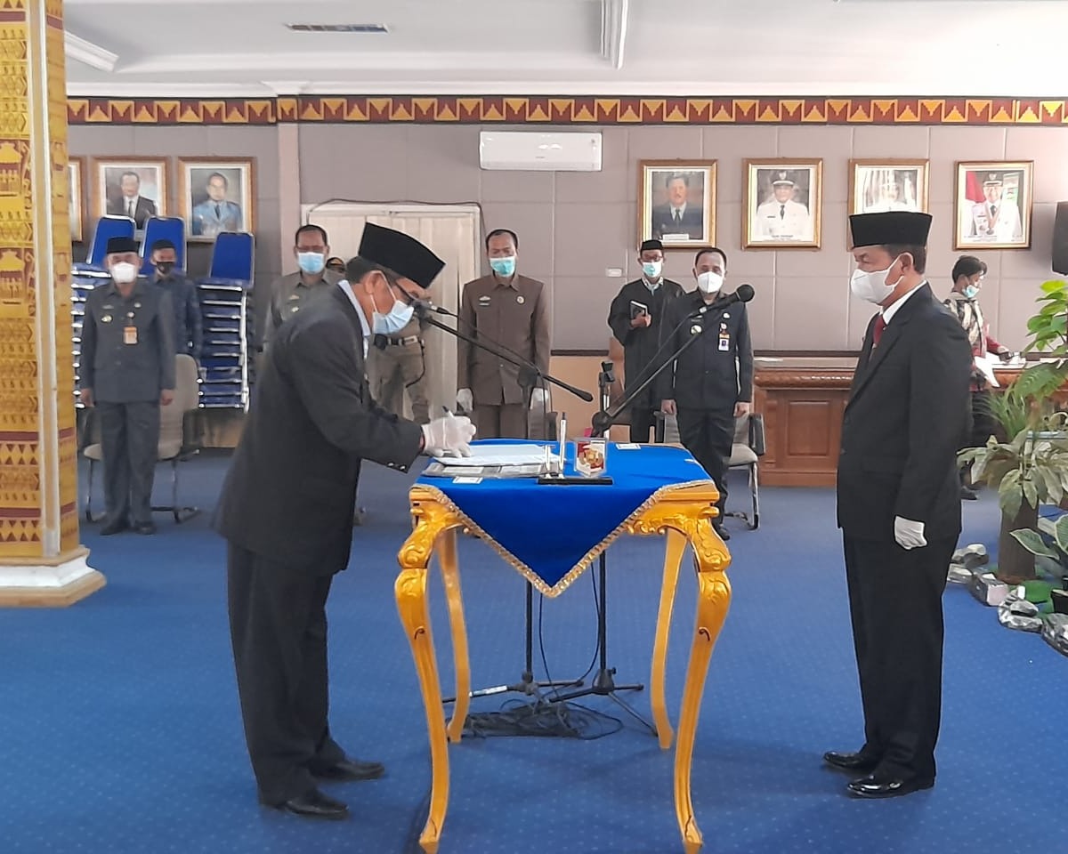 Bupati Lampura Lantik Tiga Pejabat Eselon II