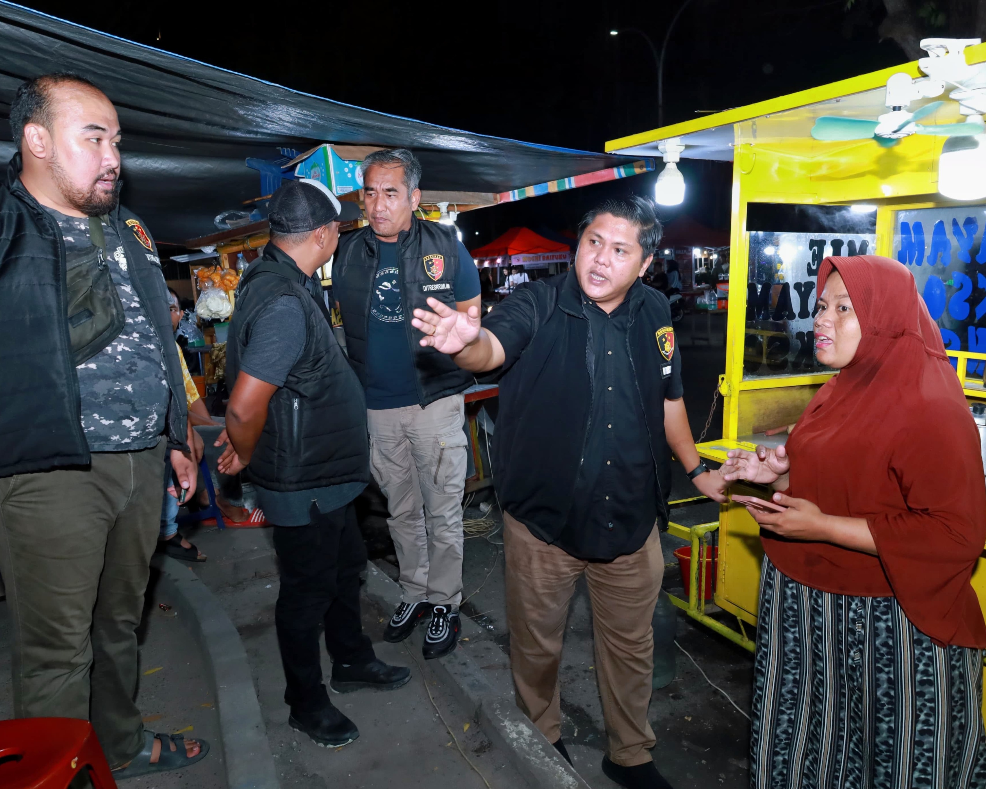 Ditreskrimum Polda Riau Turun Langsung Ke TKP Keributan Antar Pedagang UMKM Jalan Cuk Nyak Dien Kota Pekanbaru Yang Viral Di Sosmed