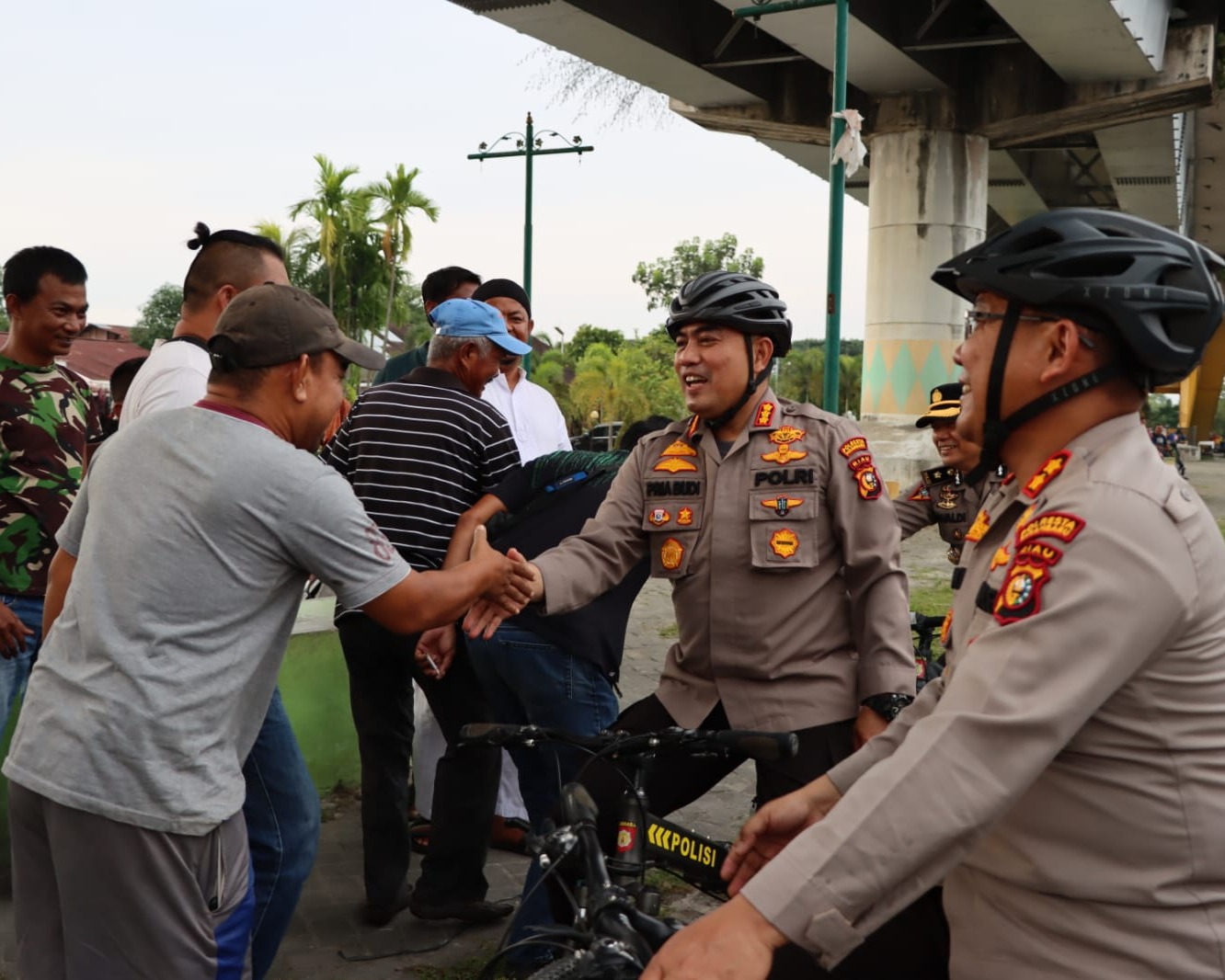 Gunakan Sepeda, Kapolresta Pekanbaru Serta Jajaran Laksanakan Patroli Dialogis