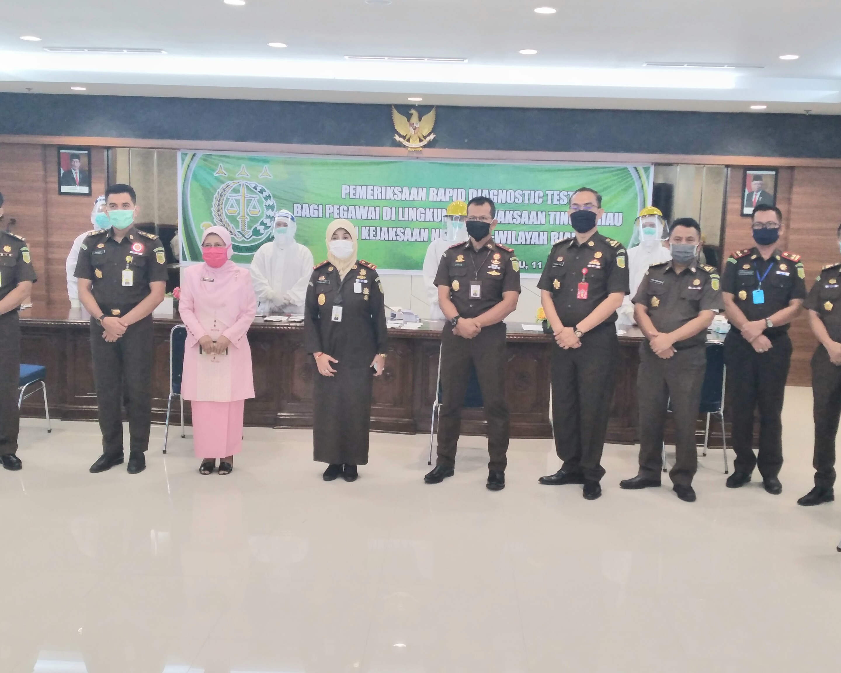 Pemeriksaan Rapid Diagnostic Test Bagi Pegawai Di Lingkungan Kejaksaan Tinggi Riau dan Kejaksaan Negeri Se Wilayah Riau