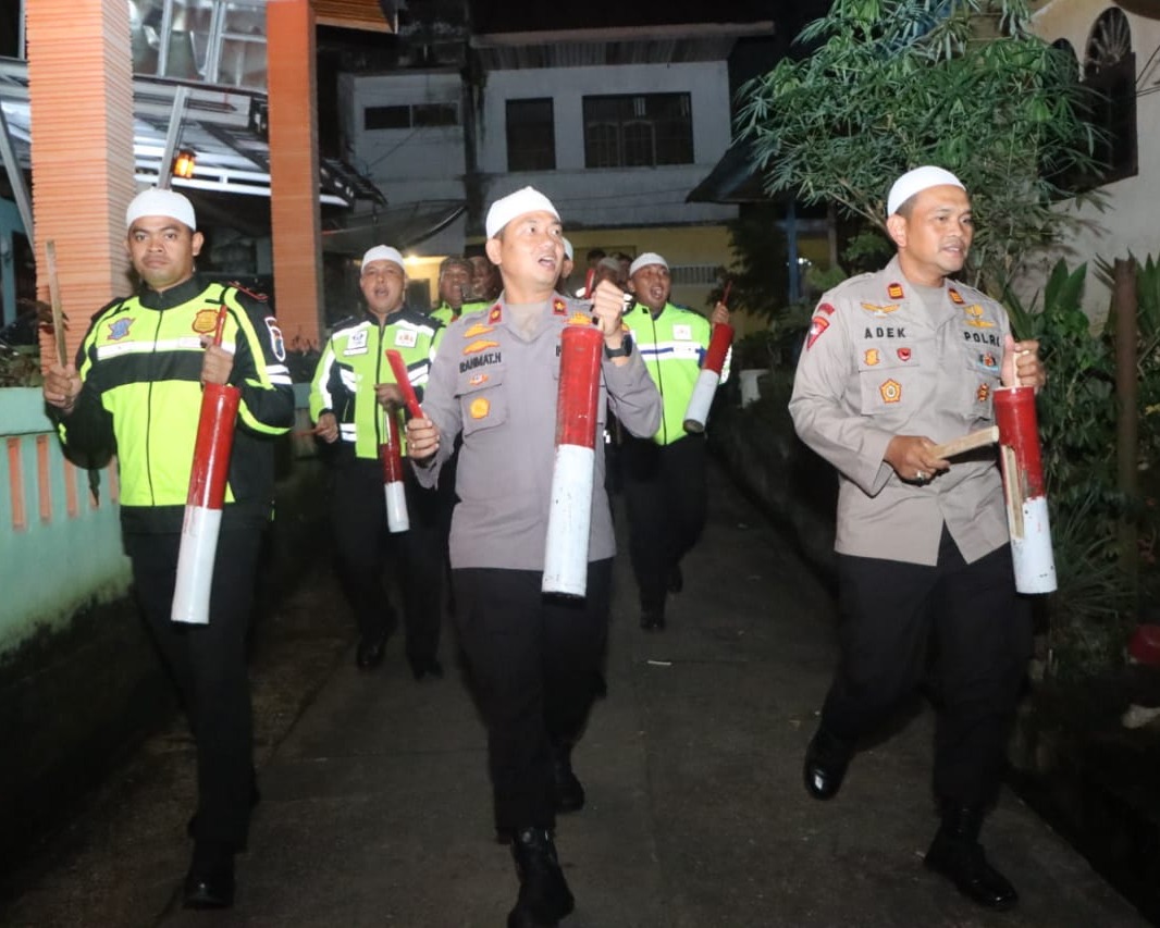 Polres Rokan Hulu Gelar 'NIRA', Patroli Sahur Dan Subuh Berjamaah, Wujud Kebersamaan Polisi Dan Masyarakat