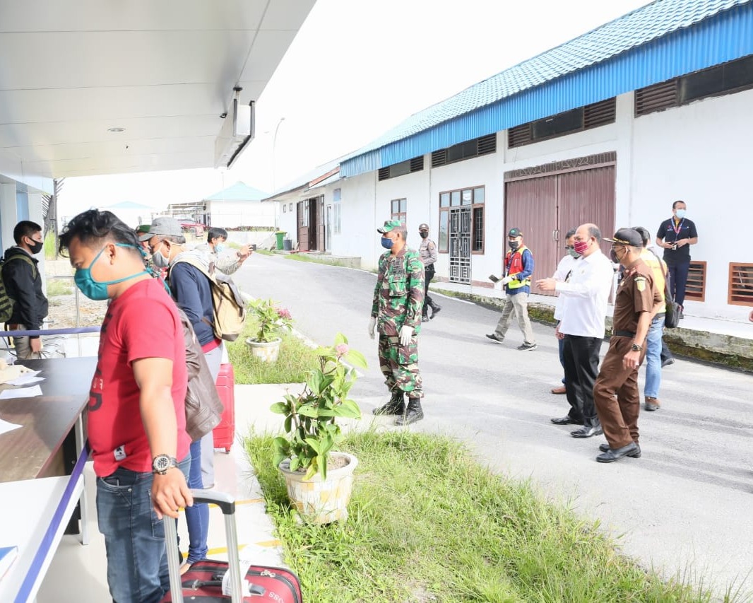 Bupati Taput Tinjau Kesiapan Penerbangan Perdana Suasana New Normal di Bandara Internasional Silangit