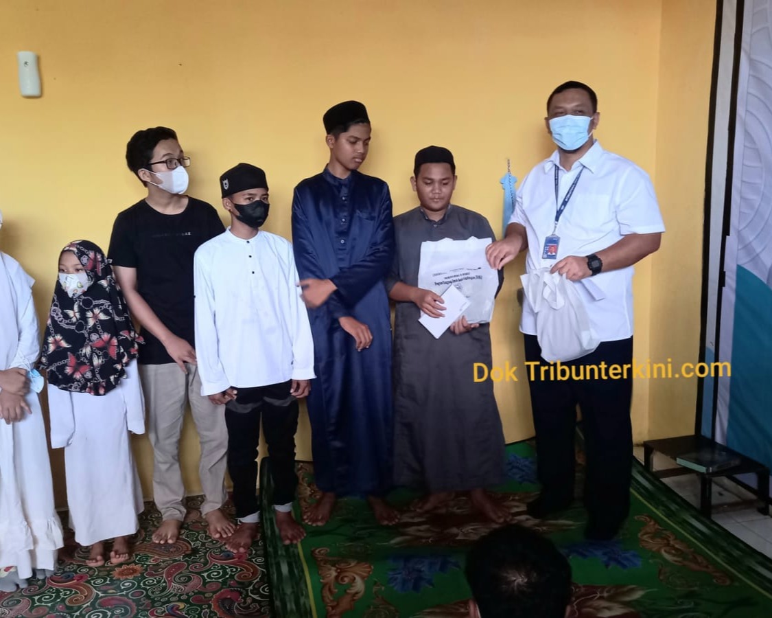 Di Bulan Suci Ramadhan 1443 H, PT Angkasa Pura II Bandara SSK II Pekanbaru Gelar Kegiatan Angkasa Pura II Peduli Dalam Program TJSL