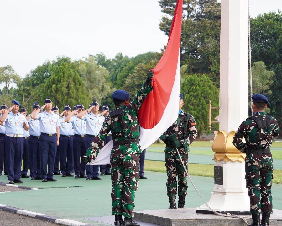 Kalaiklambangja Kodau I Pimpin Upacara Bendera