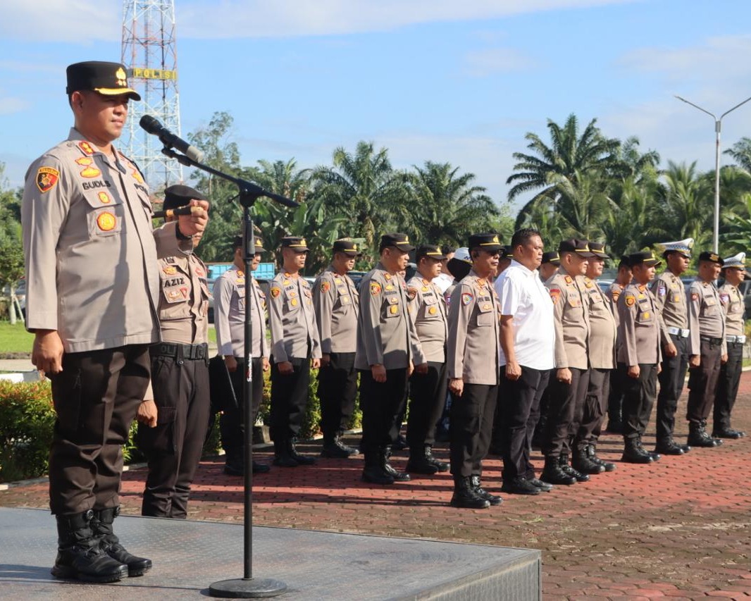 Apel Dan Penyerahan Bingkisan Lebaran, Wujud Kepedulian Polres Rokan Hulu