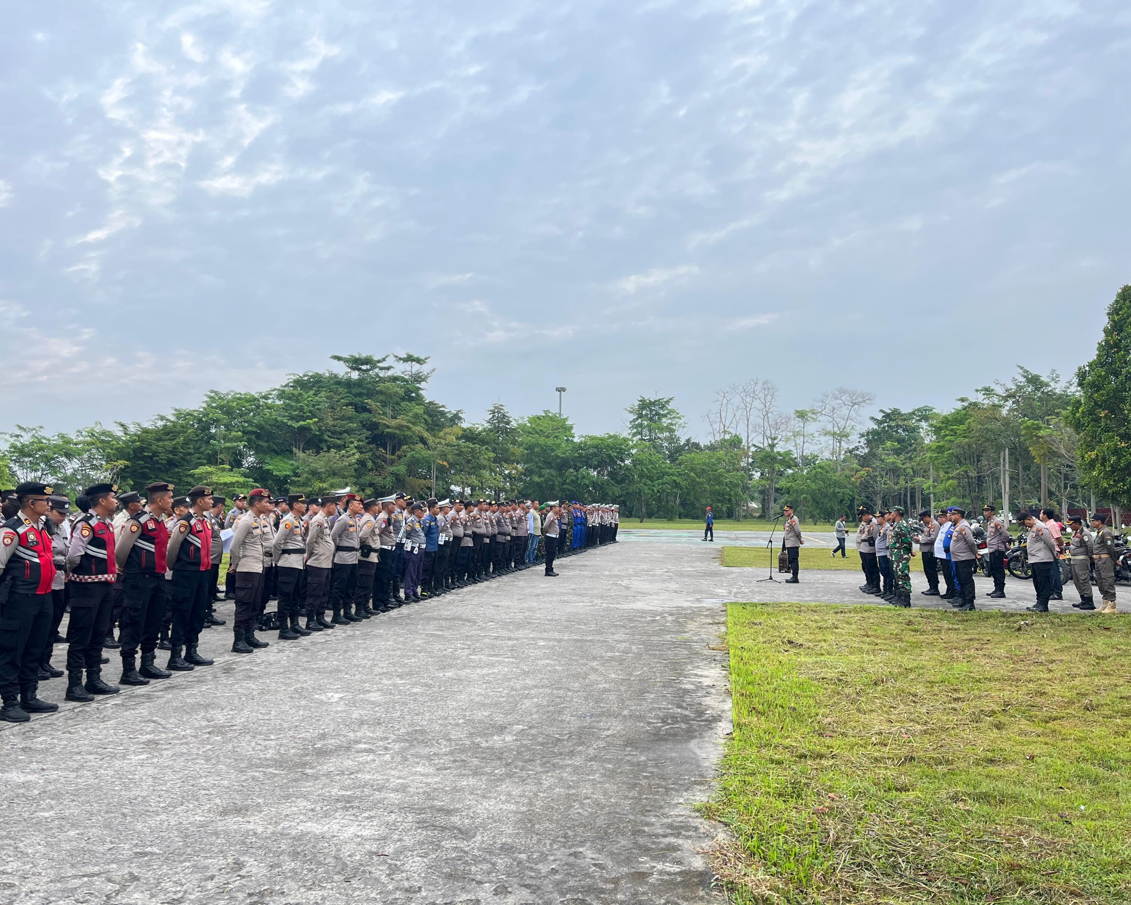 Jelang Pelantikan Bupati dan Wakil Bupati Siak, 417 Personel Gabungan Dikerahkan dalam Apel Pengamanan