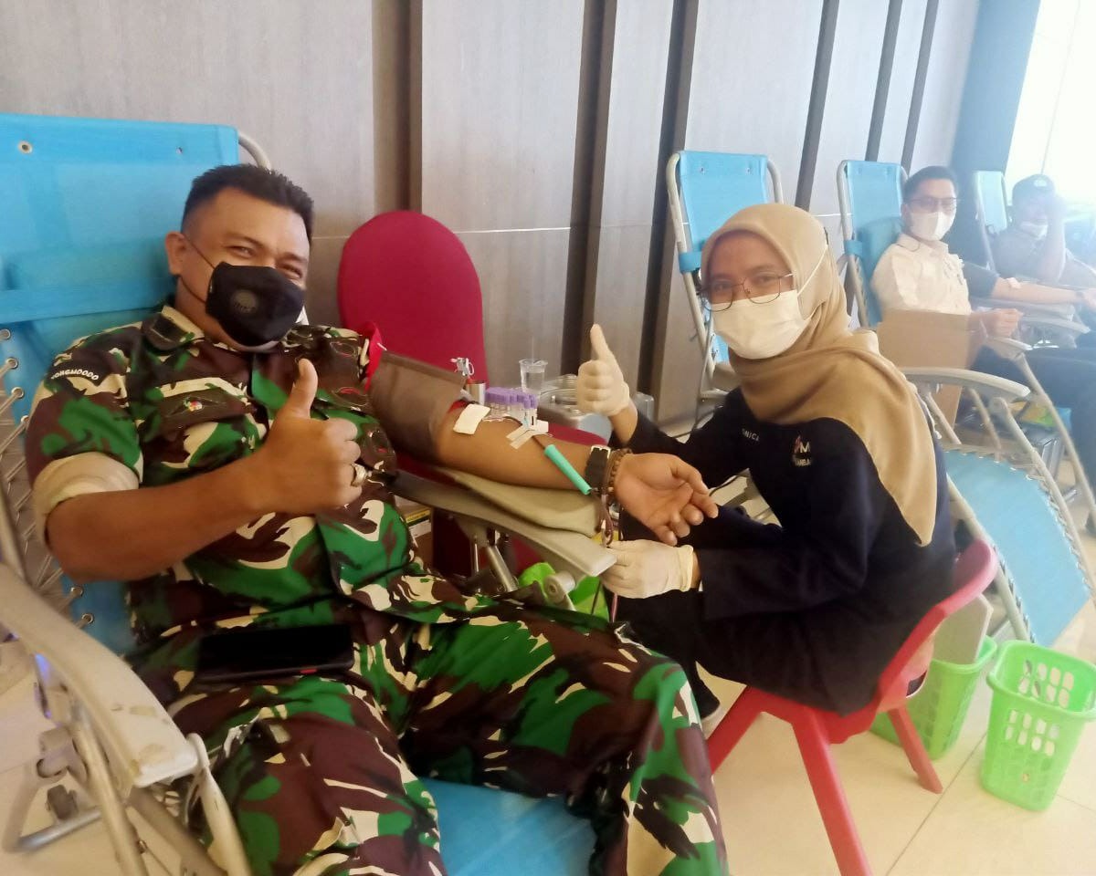 Personil Kodim 0301/PBR Ikuti Baksos Donor Darah Dalam Rangka HUT Hotel Novotel Tahun 2022