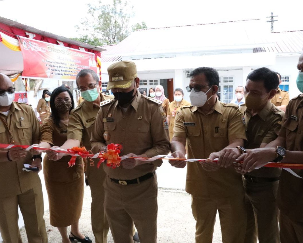 Tingkatkan Kualitas Pelayanan Kesehatan Masyarakat, Bupati Taput Nikson Nababan Resmikan Bangunan Fasilitas Penanganan Covid-19 Di RSUD