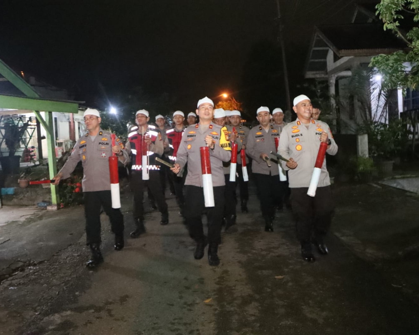 NIRA ROHUL: Patroli Sahur Untuk Puasa Lancar, Polres Rokan Hulu Jaga Kamtibmas Selama Ramadan 1446 H