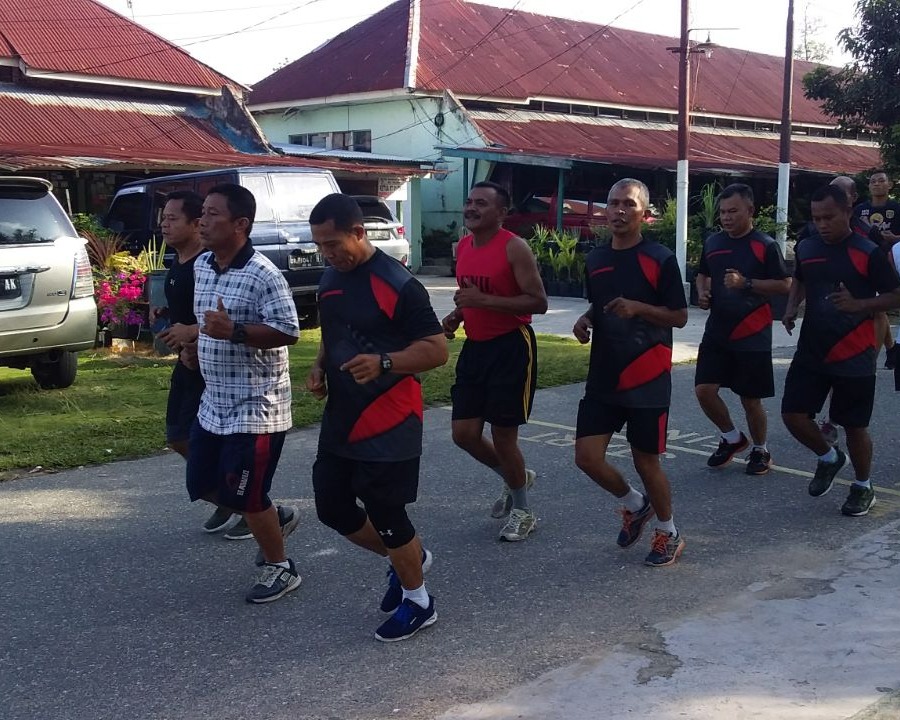 Pasi Ops Kodim 0301/Pekanbaru Melaksanakan Kegiatan Pembinaan Fisik Bagi Personil