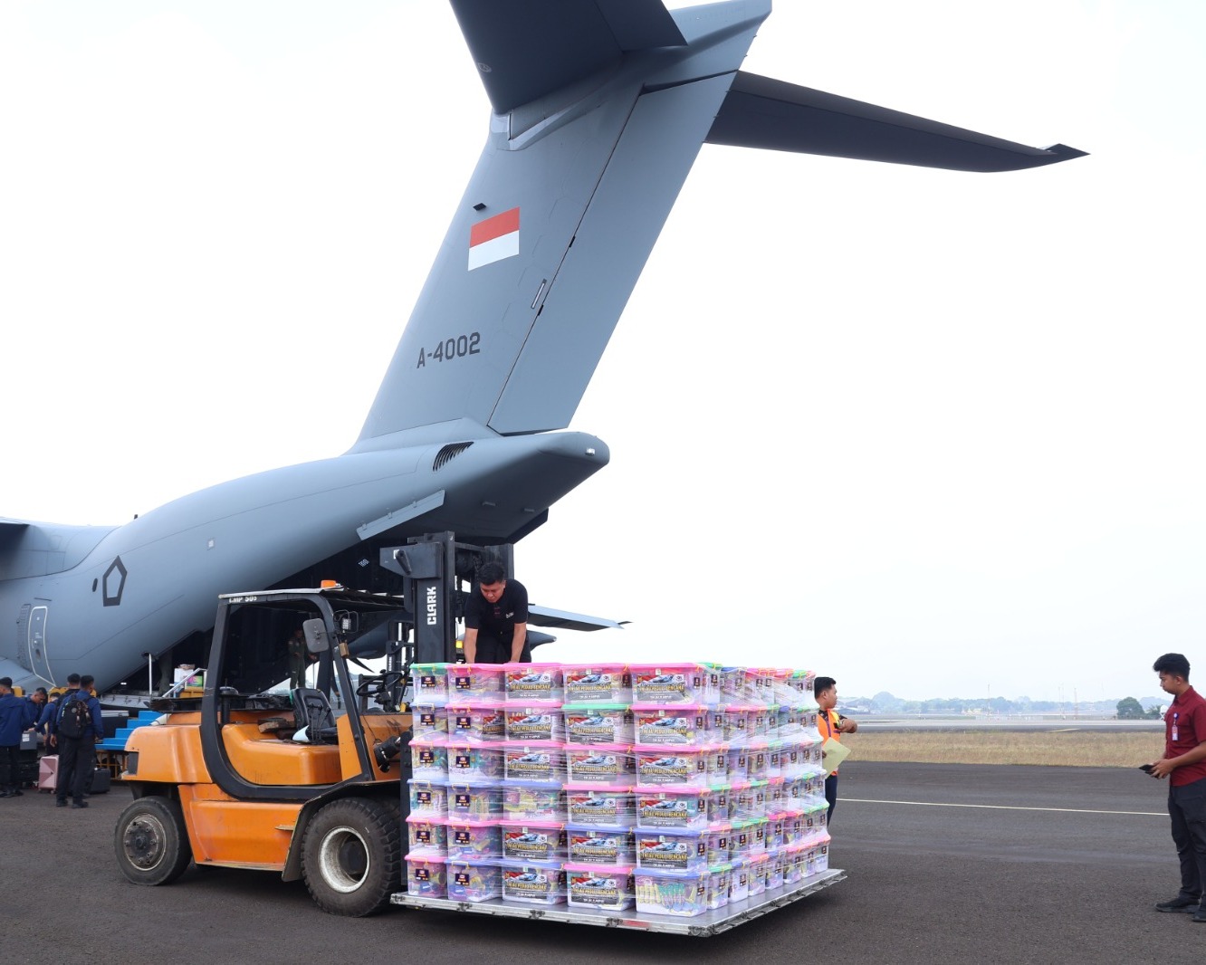 Dukung Operasi Kemanusiaan, Kodau I Terus Kirimkan Batuan Logistik Lewat Lanud Halim Perdanakusuma